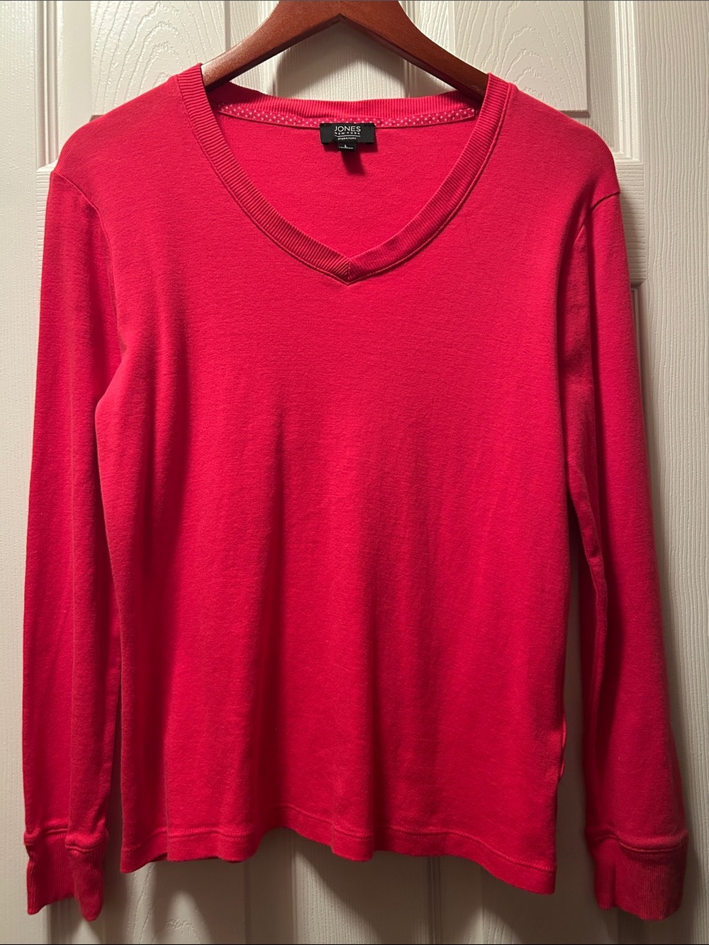Jones New York V-Neck Sweater in Vibrant Hot Pink Size L